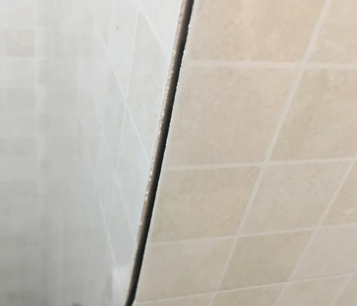 通海瓷砖空鼓维修公司分享阳台瓷砖脱落的修复过程可以分为以下几个步骤
